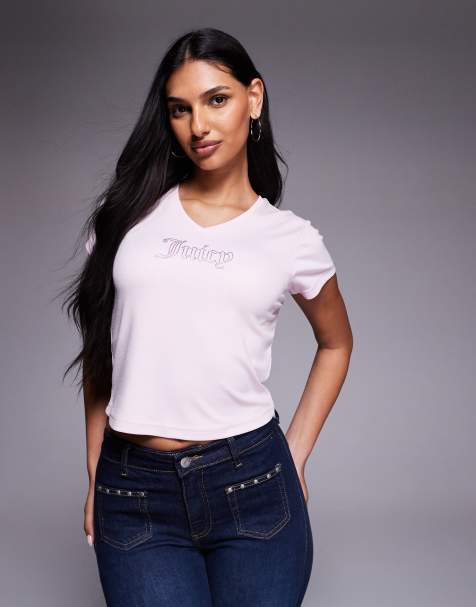 Juicy Couture – Knapp geschnittenes T-Shirt in Rosa mit V-Ausschnitt und Strass-Logo - view 1