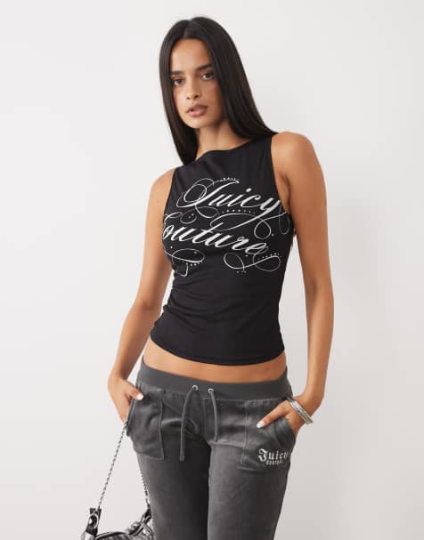 Juicy Couture Mia Rebelle Script Logo Oberteil mit U-Boot-Ausschnitt in Schwarz - view 1
