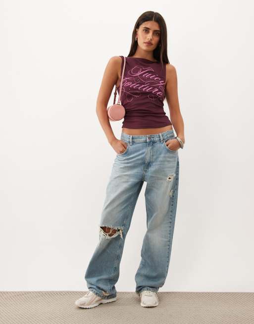 Juicy Couture Mia top à encolure bateau avec logo script rebelle en wine, 3 de 4