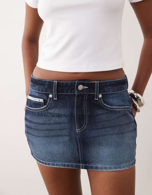 Juicy Couture - Mini-jupe en jean avec logo écusson en strass - Bleu clair délavé, 3 de 5