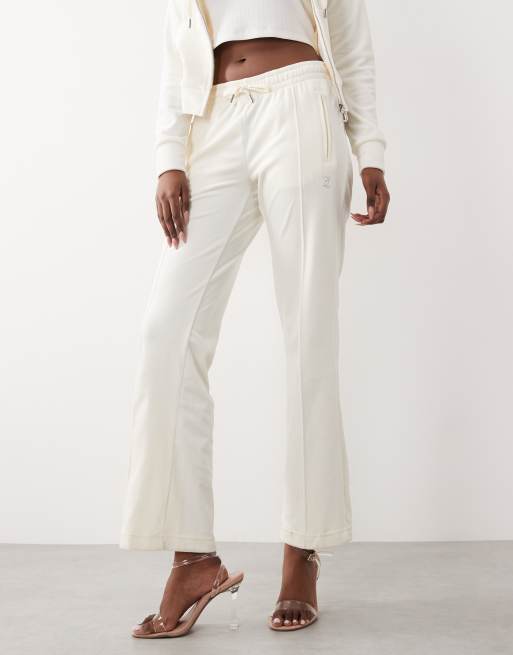 Juicy Couture - Pantalon de jogging ample d'ensemble en velours à taille basse et logo à strass - Crème, 3 de 5