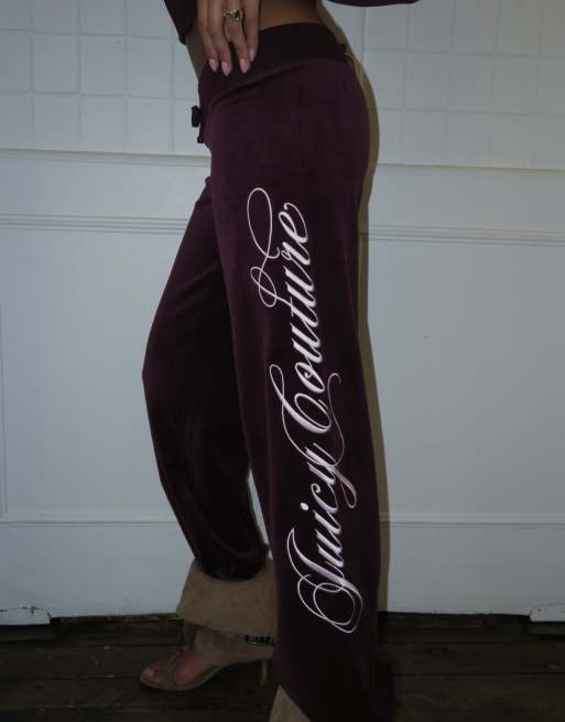 Juicy Couture Robyn scriptlogga rebelle velour-set med raka ben i vinrött, 3 av 4