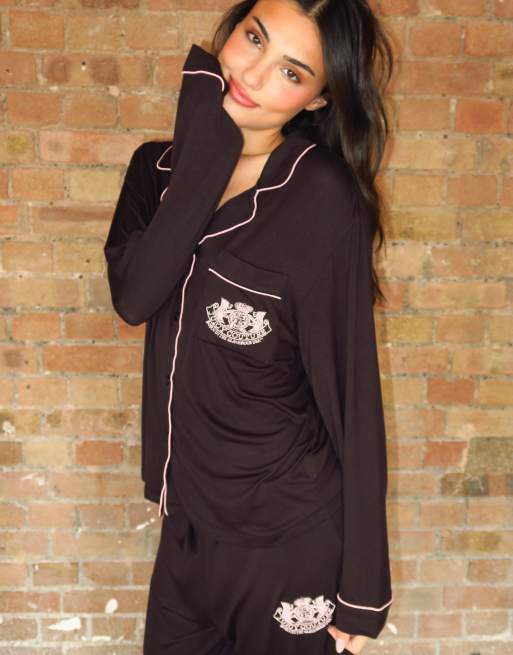 Juicy Couture set pigiama con stemma cane, maniche lunghe, colletto a rever e profili a contrasto, nero, 2 di 4