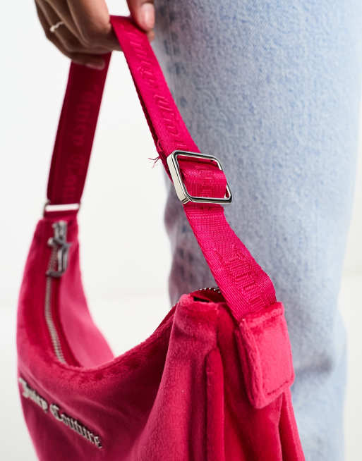 Juicy Couture – Velours-Schultertasche in Pink mit Metallplakette, 2 von 4