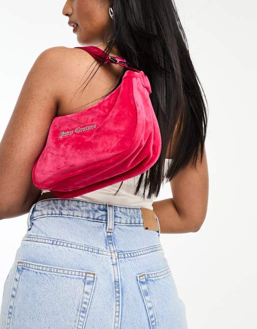 Juicy Couture – Velours-Schultertasche in Pink mit Metallplakette, 4 von 4