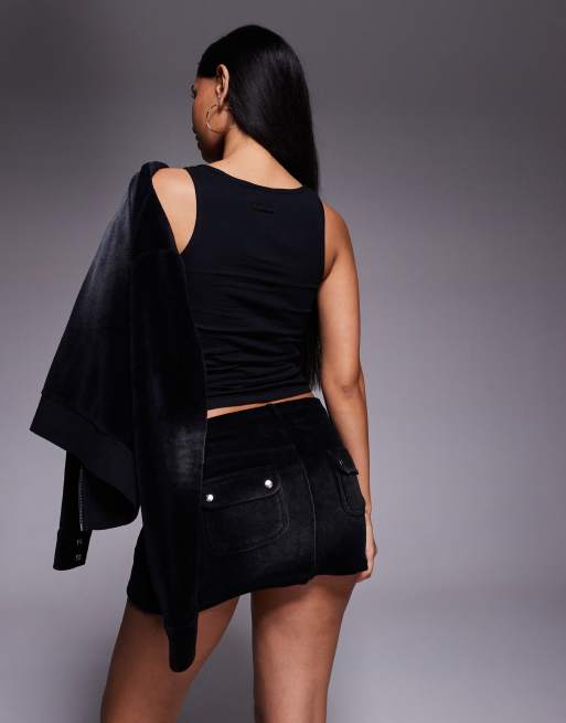 Juicy Couture - Whiskered - Mini-jupe d'ensemble en jean à plis vintage - Noir délavé, 4 de 5