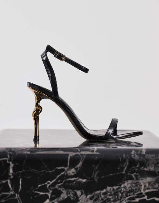JW PEI – Alivia – Sandaletten in Schwarz mit goldfarbenem Metallabsatz, 4 von 4