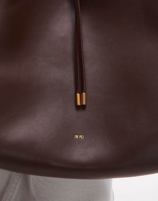 JW PEI - Aria - Ruimvallende schouder tote tas in chocoladebruin , 2 van 4