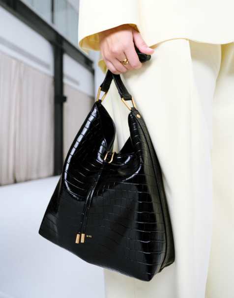 JW PEI - Aria - Ruimvallende schouder tote tas met krokodillenmotief in zwart - view 1