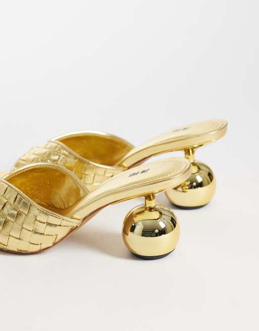 JW PEI – Ellie – Goldfarbene Mules in Flechtoptik mit kugelförmigem Absatz, 4 von 4