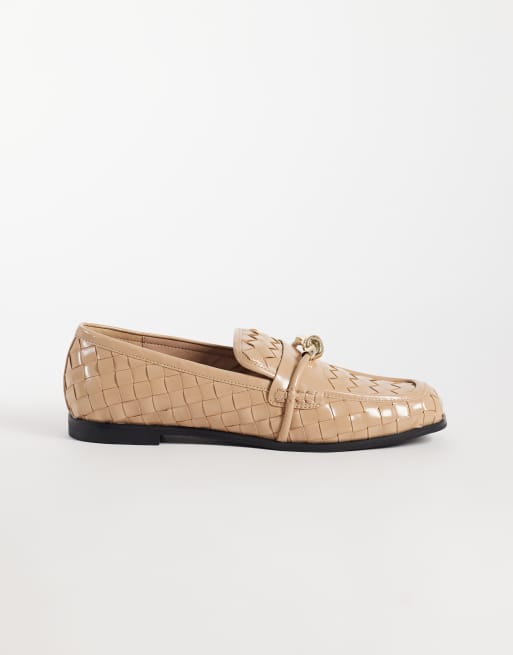 JW PEI Elowen mocassini intrecciati con dettagli dorati in khaki, 1 di 5