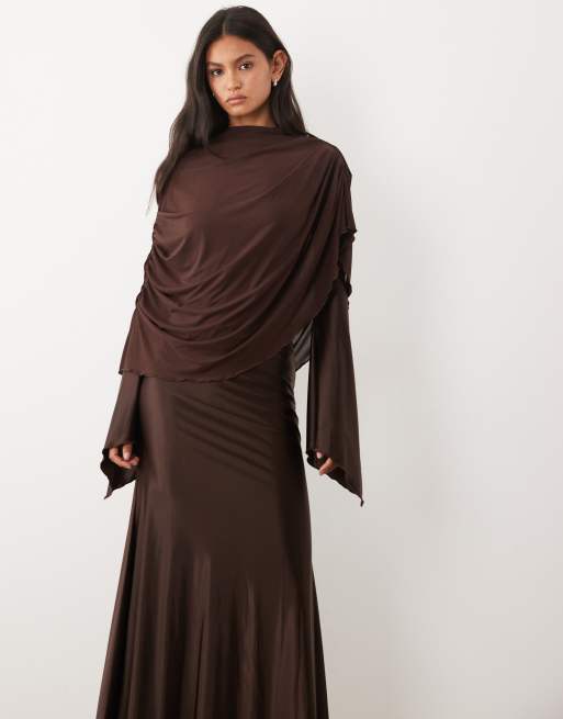 JW PEI - Exclusives - Hoogsluitende maxi jurk van mesh met sjaaldetail in chocoladebruin, 3 van 4