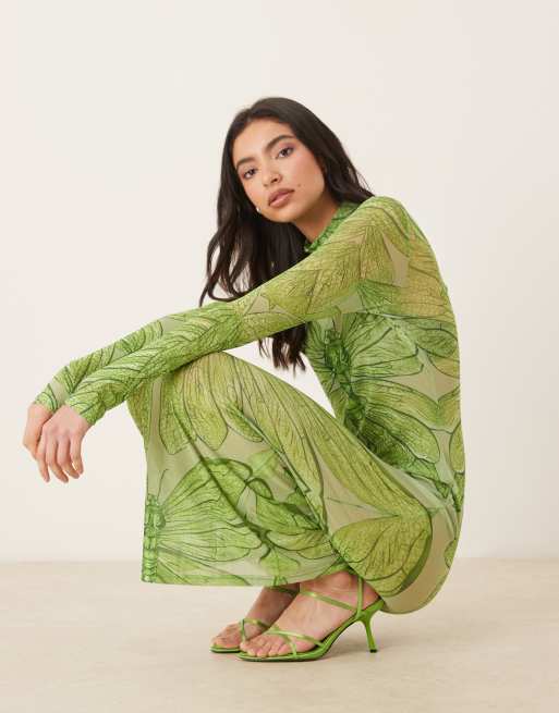 JW PEI - Grøn langærmet midaxikjole i transparent mesh med sommerfugleprint, 2 af 4