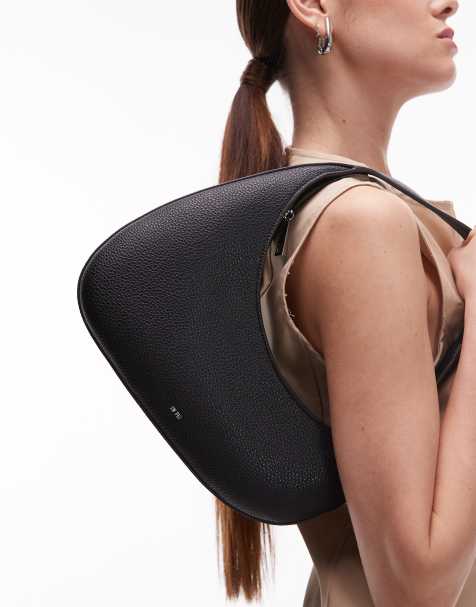 JW PEI – Harlee – Asymmetrische Schultertasche in Schwarz - view 1