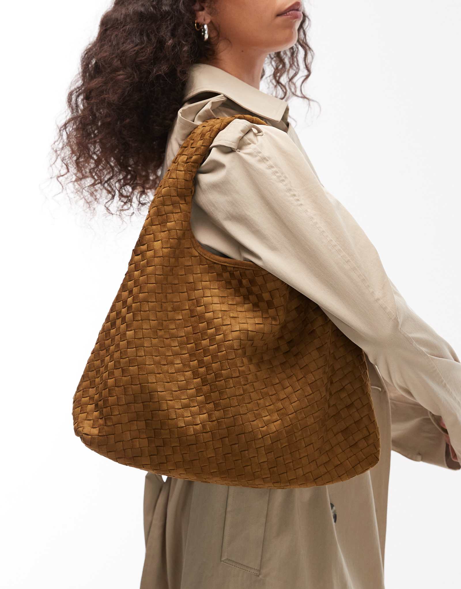 Большая плетеная сумка через плечо из искусственной замши JW PEI Lara оливково-зеленого цвета 