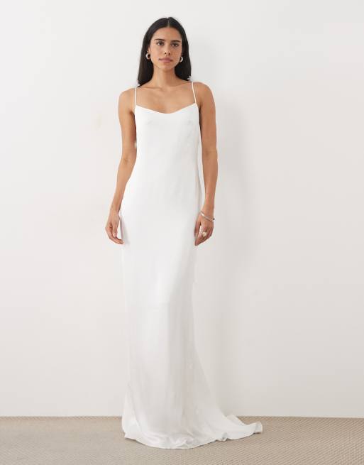 JW PEI - Robe longue d'ensemble de mariée à fleurs en satin avec détail drapé et dos échancré - Blanc, 2 de 4