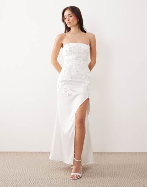 JW PEI – Trägerloses Maxikleid in Weiß mit Blumenapplikation, Rüschen und hohem Beinschlitz - view 1