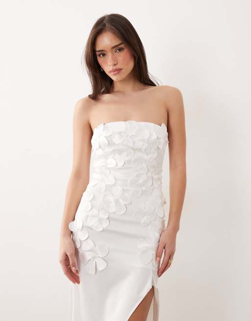 JW PEI – Trägerloses Maxikleid in Weiß mit Blumenapplikation, Rüschen und hohem Beinschlitz, 2 von 4