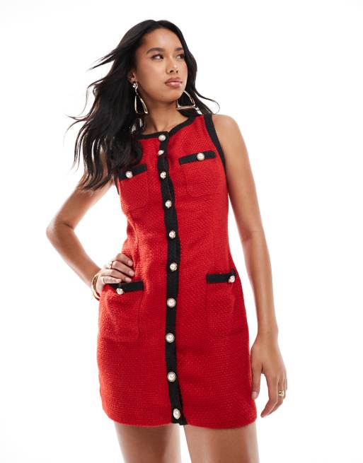 Kaiia – Ärmelloses Bouclé-Minikleid in Rot mit kontrastierendem Detail und Knöpfen in Perlenoptik