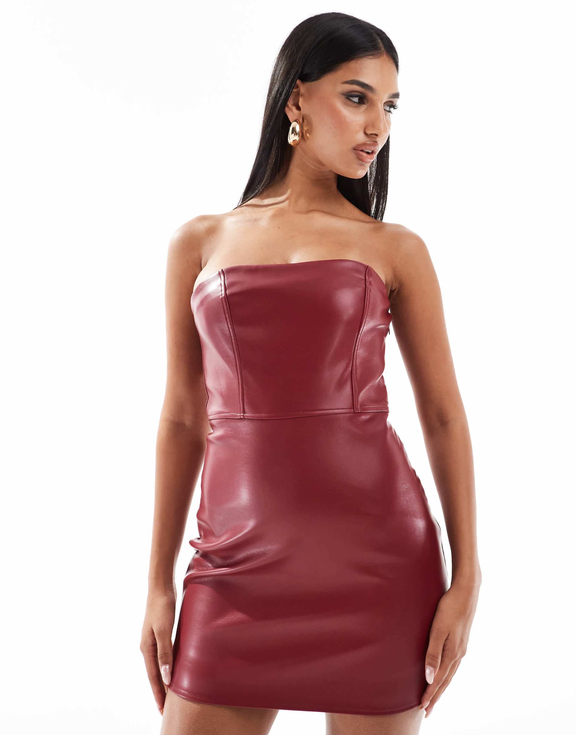 kaiia bandeau leather look mini dress in burgundy