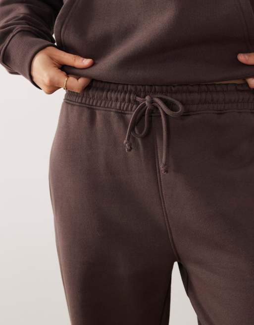 Kaiia - Bomuldsrige chokoladebrune joggingbukser med brede ben og blåt logo - Del af sæt, 3 af 5