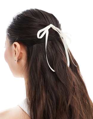 bow ribbon hair pins in white