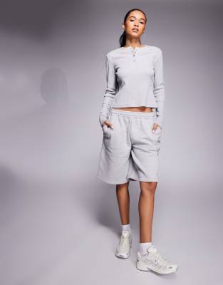 Kaiia Button Front Long Sleeve Ribbed Top In Gray