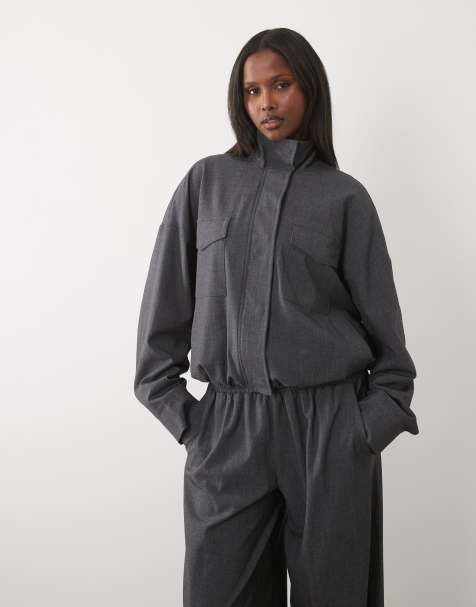 Kaiia - chaqueta bomber táctica de conjunto exclusivo con cuello alzado, detalle de bolsillo y cintura ajustada en gris carbón - view 1