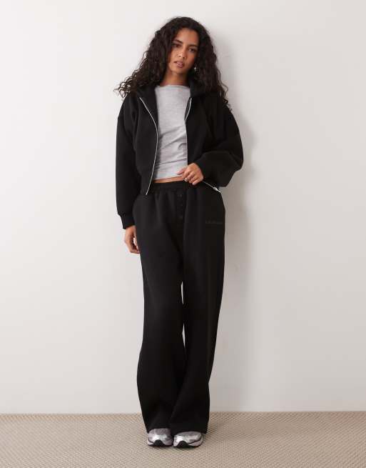 Kaiia cinched waist detail cropped zip through hoodie in black, 2 of 4