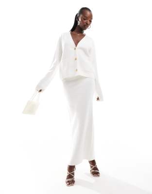 Kaiia - Co-ord set van vest met V-hals en zakdetail en maxi rok in ecru - view 1