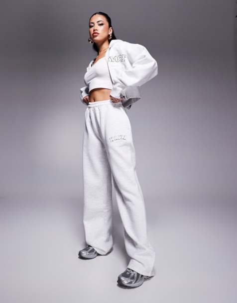 Kaiia - Coordinato grigio mélange chiaro e bianco con felpa con cappuccio corta con zip e logo ricamato e joggers con fondo ampio - view 1
