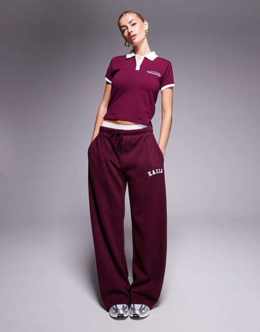 Kaiia - Coordinato sportivo bordeaux con T-shirt oversize con logo a contrasto, felpa con cappuccio, joggers e giacca