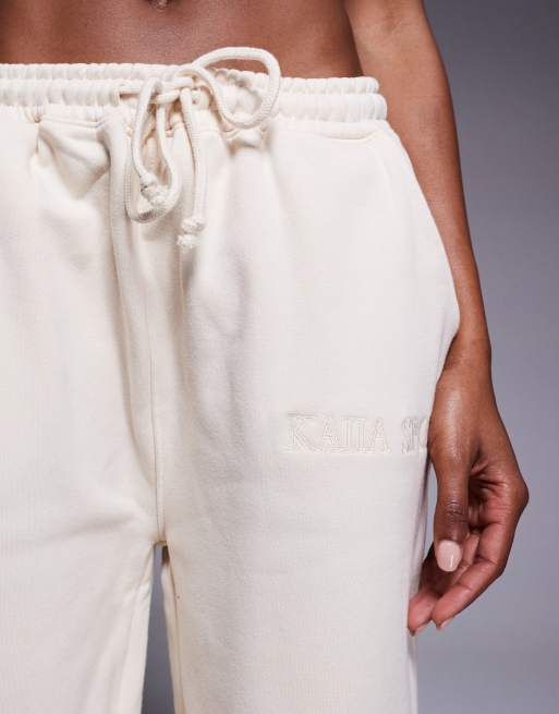 Kaiia cotton blend sport embroidered logo wide leg jogger co-ord in cream  , 4 of 5