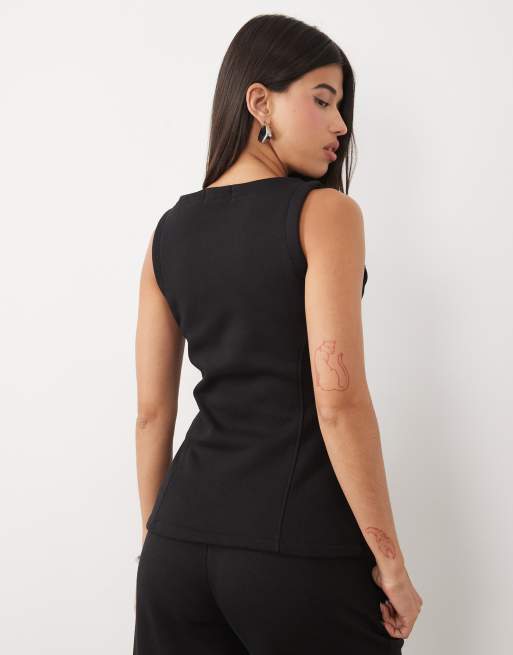 Kaiia cotton rich sleeveless button front split front sweat waistcoat top co-ord in black, 3 of 4
