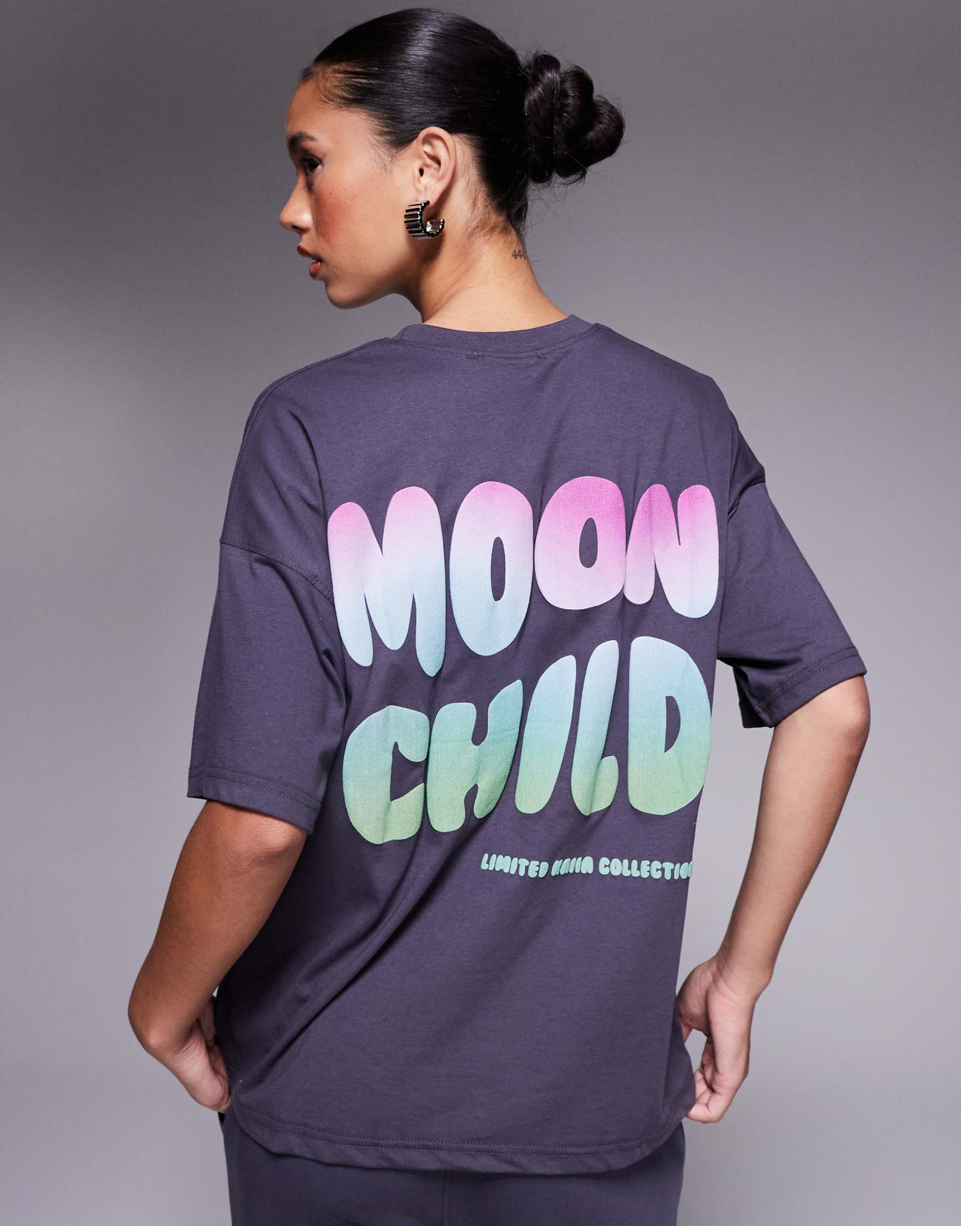 kaiia cotton rich wavy back print oversized t-shirt in charcoal - part of a set