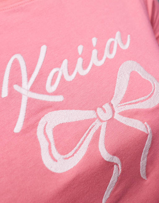 Kaiia - Crop top d'ensemble avec manches courtes, col ras de cou et logo brodé avec nœud - Corail et rose pastel, 3 de 4