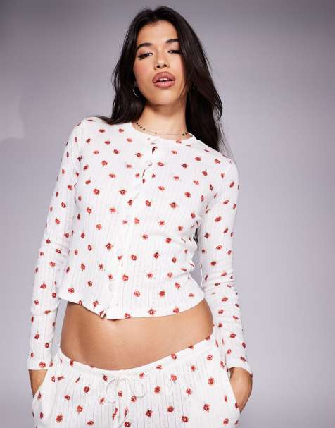 Kaiia - Cropped pyjamastop med knapper og rødt og småblomstret print i pointelle - Del af sæt - Kun hos ASOS - view 1