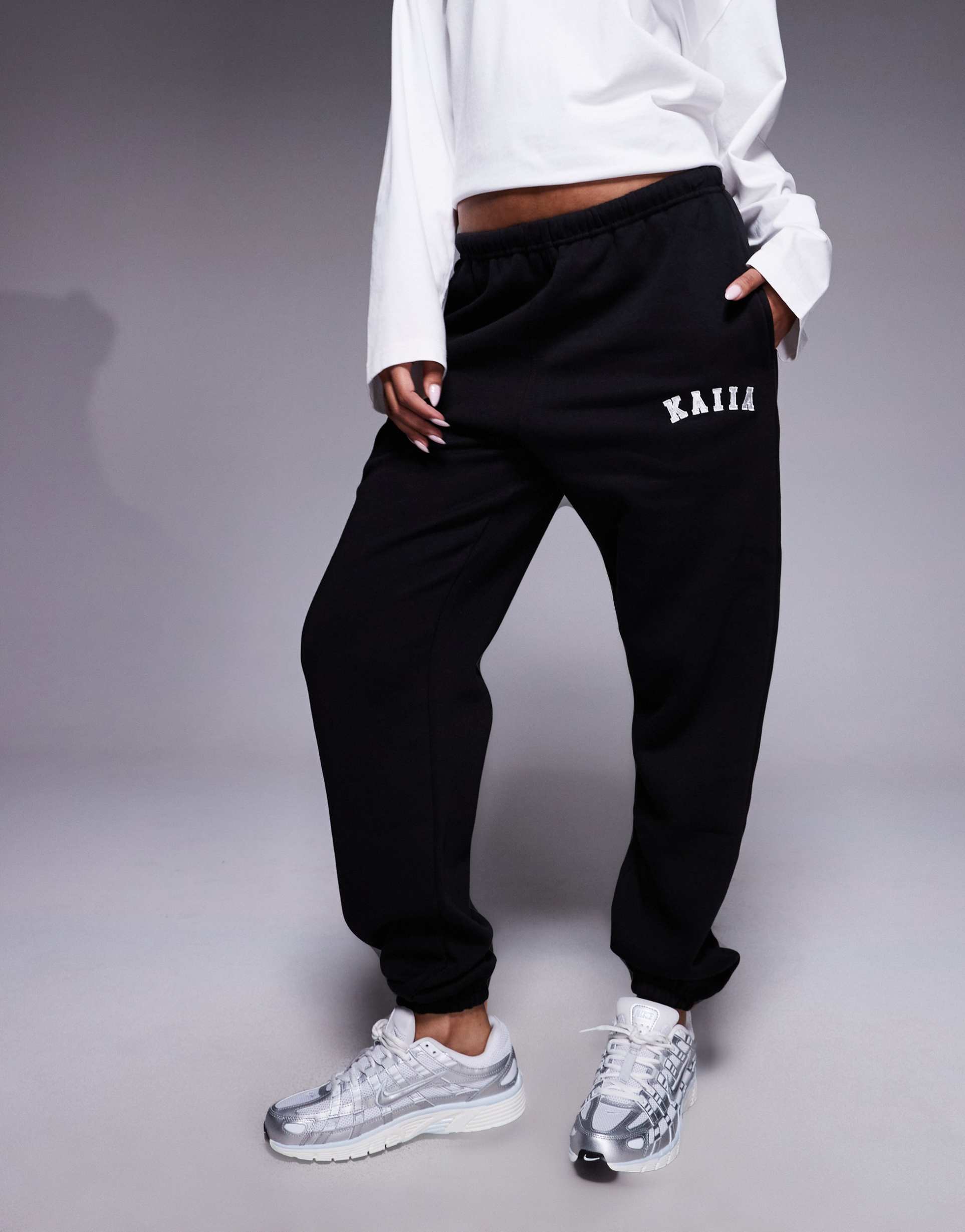 kaiia cuffed sweatpants in black - part of a set