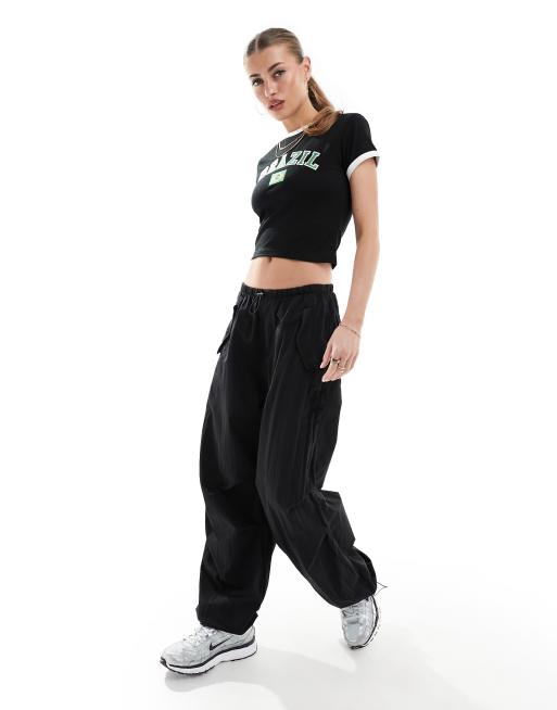 Kaiia – Czarny krótki i obcisły T-shirt z napisem „Brazil”, 4 z 4