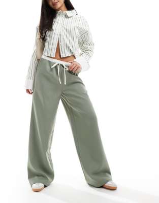 Kaiia drawstring contrast waist wide leg trousers in sage-Multi