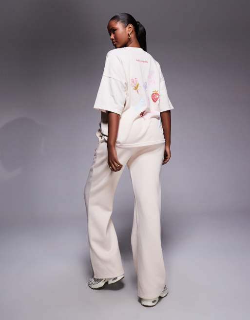 Kaiia embroidered logo detail wide leg joggers co-ord in cream, 2 of 5
