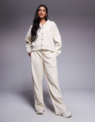 Kaiia - Ensemble gilet boutonné et pantalon de jogging ample - Beige - view 1