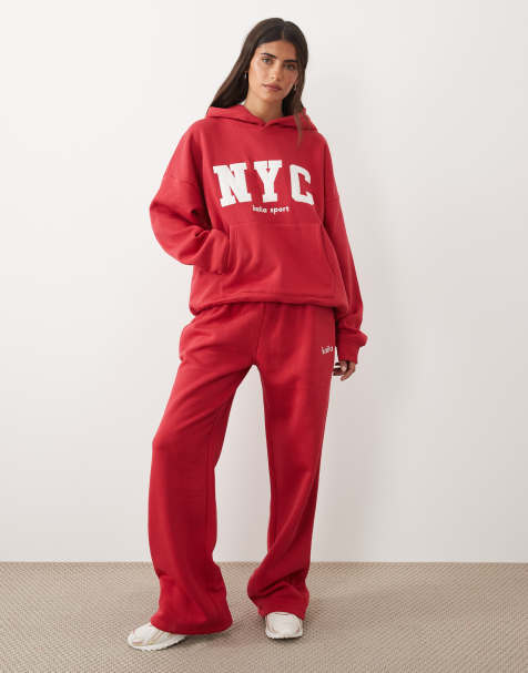 Kaiia - Ensemble pantalon de jogging et sweat à capuche oversize en coton majoritaire avec logo NYC brodé - Rouge et blanc - view 1