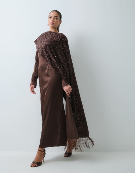 Kaiia exclusieve satijnen asymmetrische maxi jurk met cape-detail met lovertjes in chocoladebruin - view 1