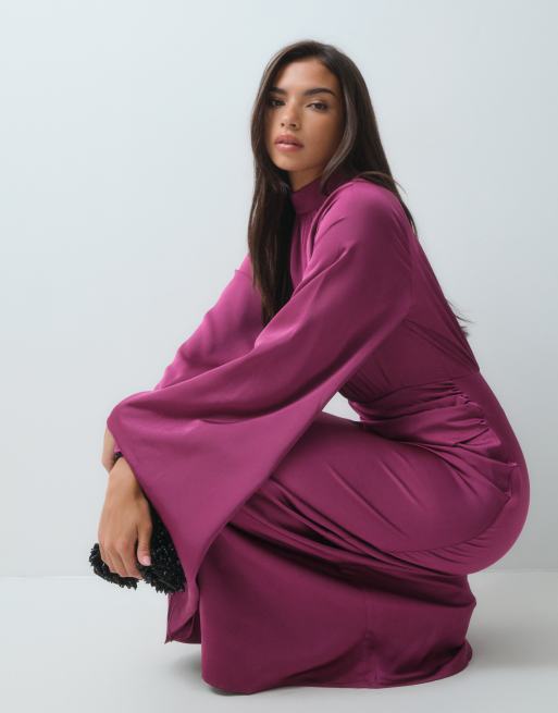 Kaiia exclusieve satijnen hoogsluitende maxi jurk met draperingmouwdetail in pruim, 5 van 5