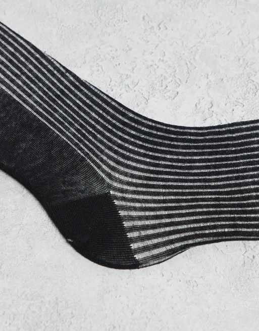 Kaiia exclusive 2 pack ribbed satin bow detail knee high socks in black and white, 3 of 3