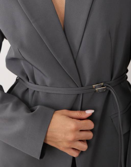 Kaiia exclusive 90s cinched waist oversized blazer in charcoal (part of a set), 4 of 4
