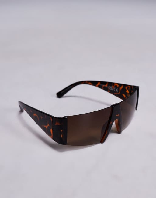Kaiia exclusive 90s slim visor sunglasses in brown tortoiseshell  , 2 of 3