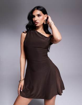 Kaiia - Exclusive - Anschmiegsames, schulterfreies, kurzes und doppellagiges Skater-Kleid in Schokobraun mit drapiertem ...