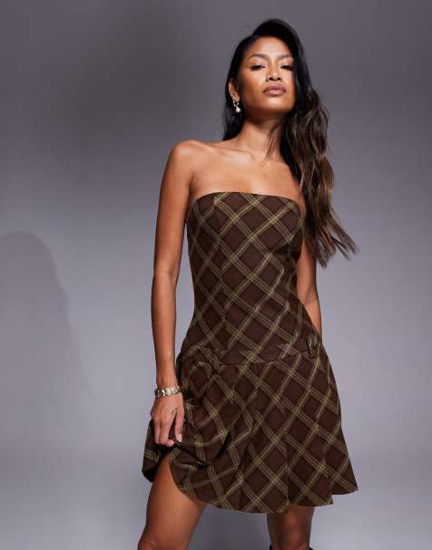 Kaiia exclusive bandeau 90s heritage check pleated skirt mini dress in brown - view 1